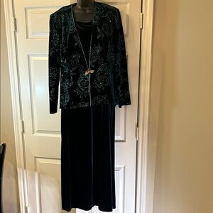 Elegant Green Velvet Dress with Jacket